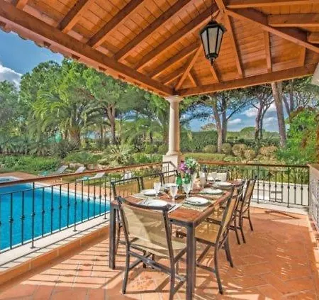 Sleeps 10 * Quinta do Lago