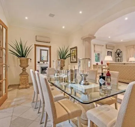 Sleeps 10 Quinta do Lago
