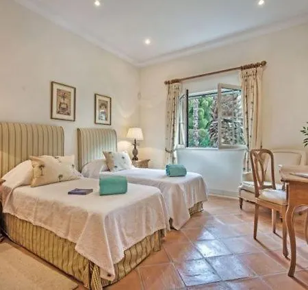 Sleeps 10 Villa Quinta do Lago