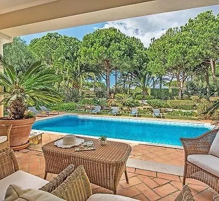 Sleeps 10 *
